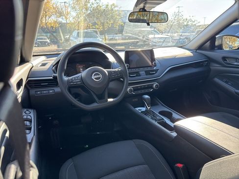 Used 2025 Nissan Altima 2.5 S image 12