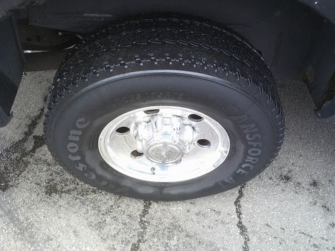 Used 2005 Ford Excursion XLS image 9