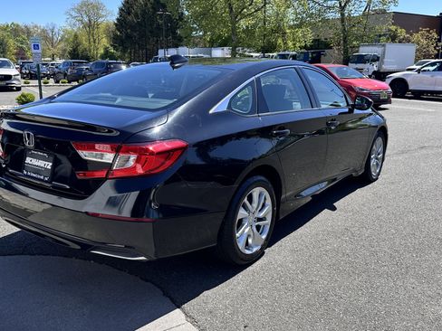 Used 2018 Honda Accord LX image 9