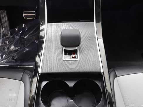 Used 2024 Land Rover Range Rover Evoque Dynamic SE image 11