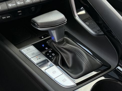 Used 2024 Hyundai Elantra Limited FWD image 19