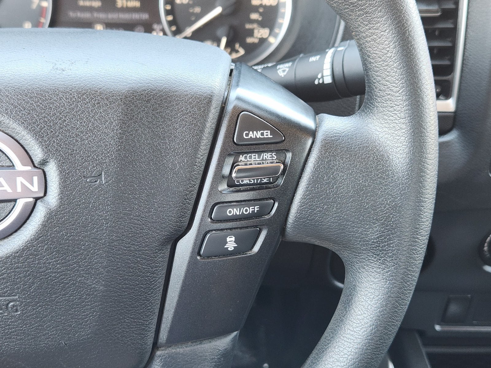 Used 2024 Nissan Frontier SV w/ Technology Package AWD/4WD image 38