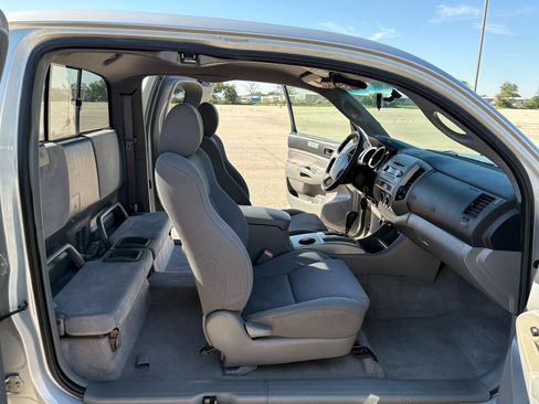 Used 2005 Toyota Tacoma PreRunner RWD image 30