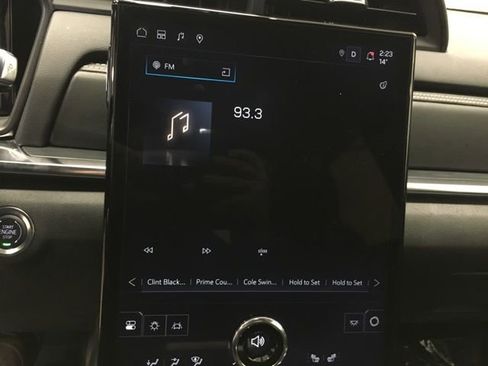 Used 2025 GMC Terrain Elevation image 23