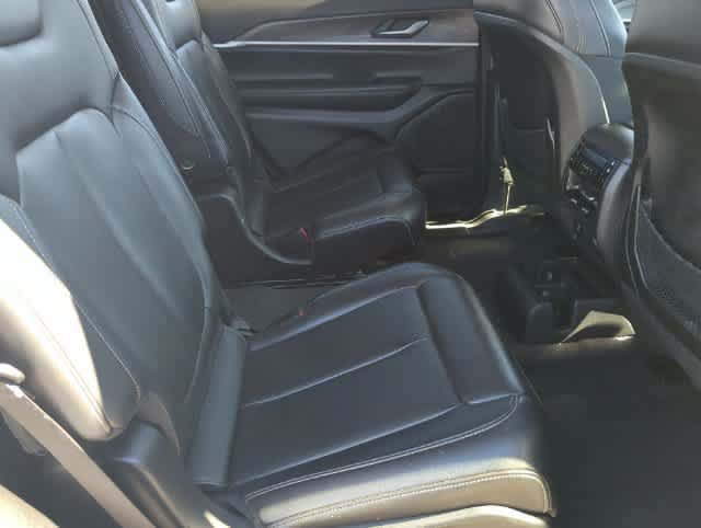 Used 2023 Jeep Grand Cherokee L Limited AWD/4WD image 21