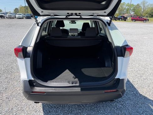 Used 2021 Toyota RAV4 XLE image 14