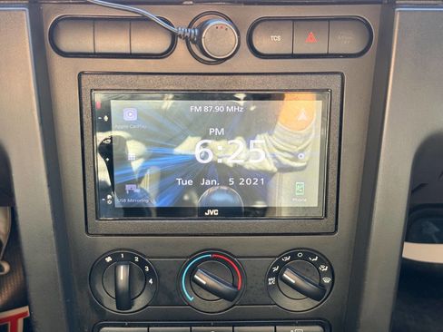 Used 2005 Ford Mustang GT Premium image 21