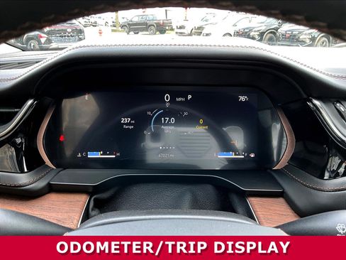 Used 2022 Jeep Grand Cherokee Summit w/ Luxury Tech Group V AWD/4WD image 13