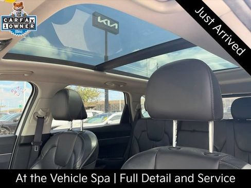 Used 2023 Kia Sorento S w/ Panoramic Sunroof Package FWD image 9