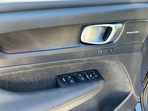 Certified 2023 Volvo C40 P8 Recharge Ultimate image 13