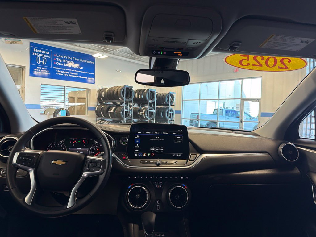 Used 2025 Chevrolet Blazer LT w/ Convenience Package AWD/4WD image 9