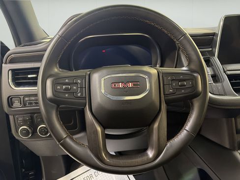 Used 2024 GMC Yukon AT4 w/ Technology Package AWD/4WD image 13
