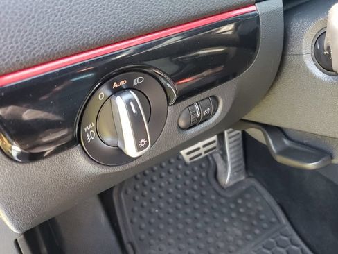 Used 2017 Volkswagen Jetta GLI FWD image 11