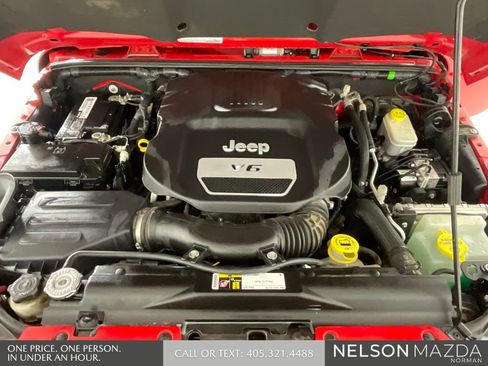 Used 2016 Jeep Wrangler Unlimited Rubicon image 49