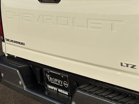 Used 2024 Chevrolet Silverado 3500 LTZ w/ LTZ Plus Package image 9