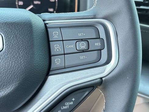 New 2026 Jeep Grand Wagoneer Limited AWD/4WD image 17