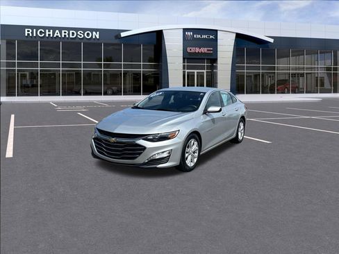 Used 2022 Chevrolet Malibu LT FWD image 1