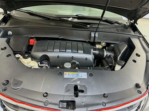 Used 2016 Chevrolet Traverse LT image 34