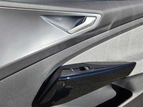 New 2026 Volkswagen ID.4 Pro image 21