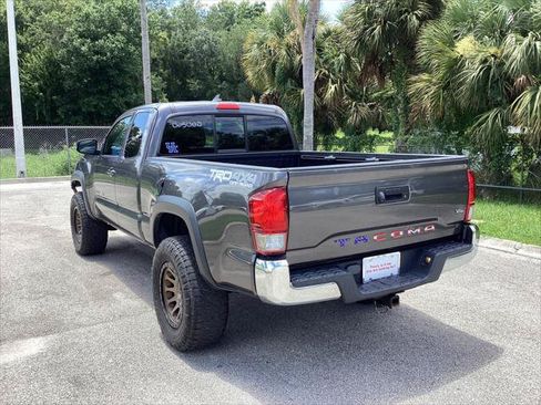 Used 2016 Toyota Tacoma TRD Off-Road AWD/4WD image 11