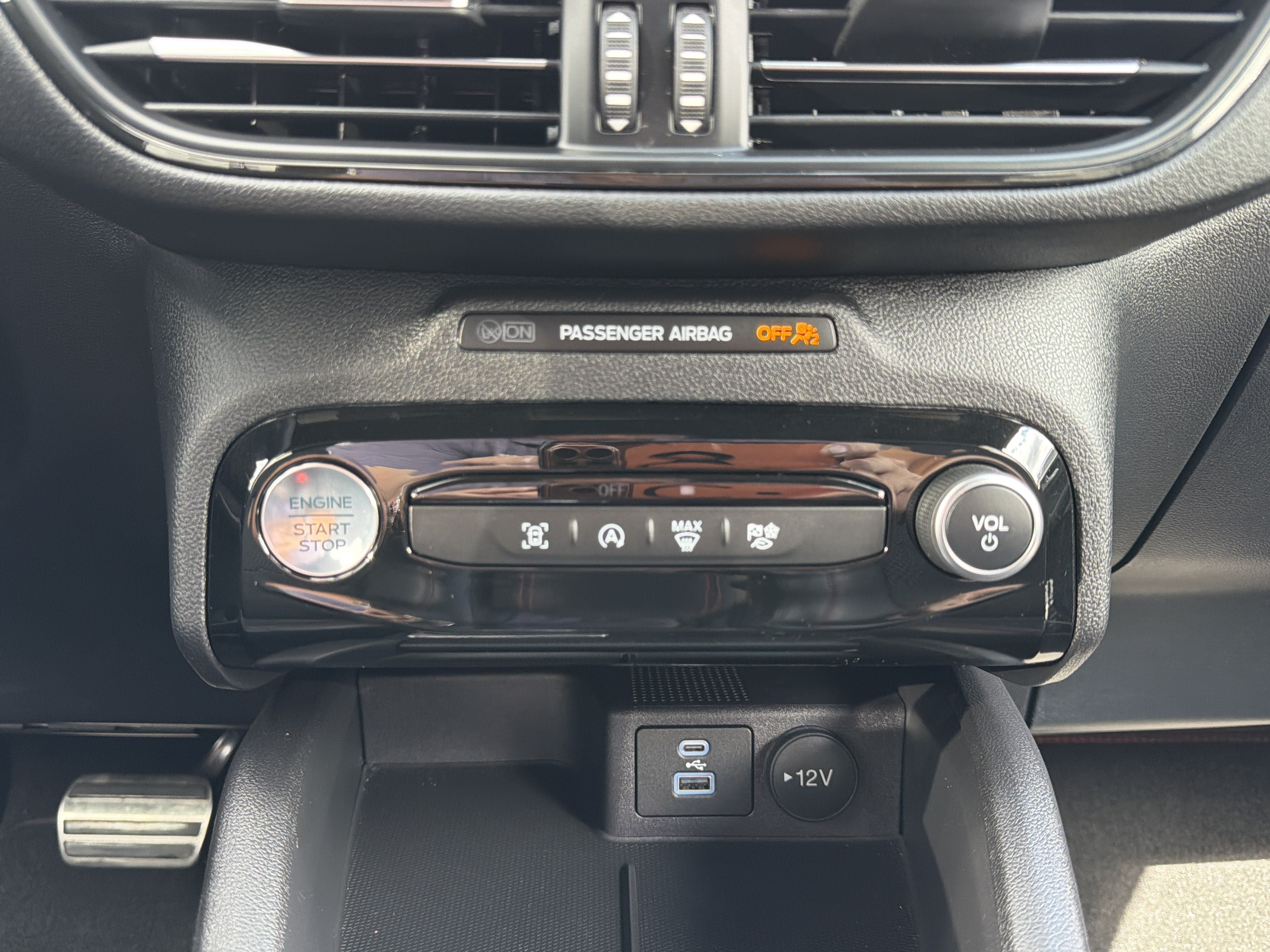 Used 2023 Ford Escape ST-Line w/ Tech Pack #1 AWD/4WD image 19