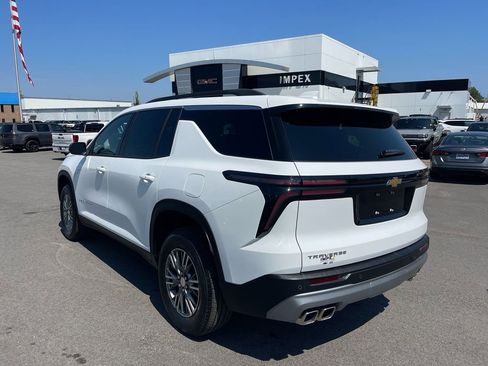 Used 2025 Chevrolet Traverse LT w/ LPO, Floor Liner Package image 3