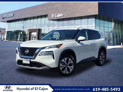 Used 2023 Nissan Rogue SV FWD image 1