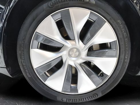 Used 2020 Tesla Model Y Long Range AWD/4WD image 28