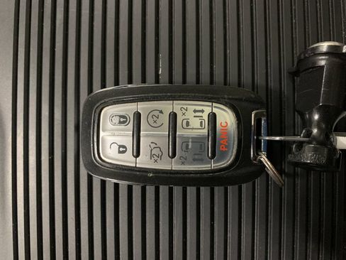 Used 2021 Chrysler Pacifica Limited w/ Premium & Safety Sphere Group AWD/4WD image 19
