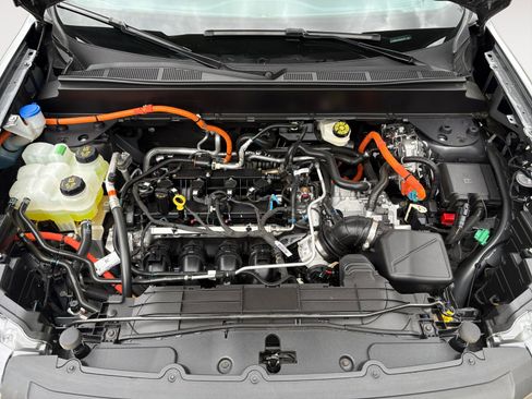 Used 2025 Ford Maverick XLT image 24