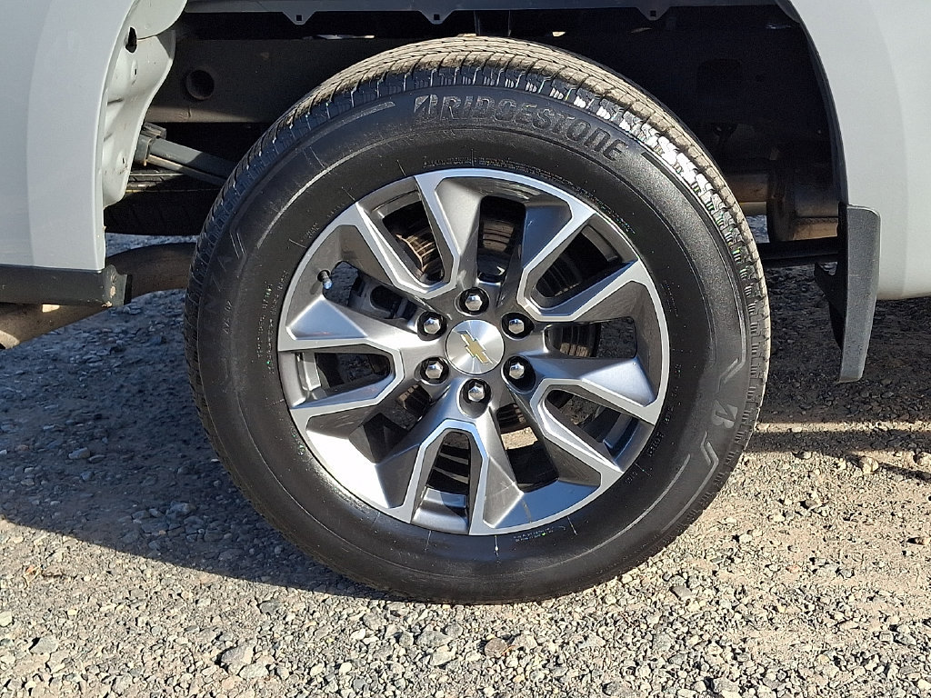 Used 2024 Chevrolet Silverado 1500 LT AWD/4WD image 34