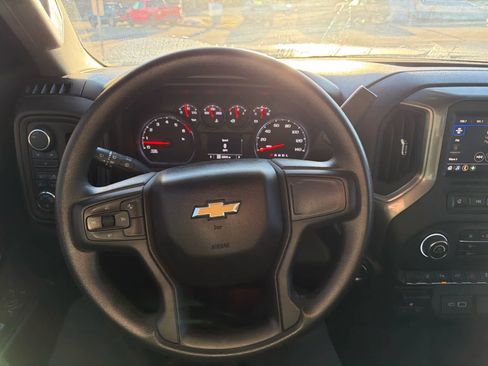 Used 2025 Chevrolet Silverado 2500 Custom w/ Custom Value Package image 27