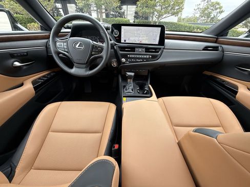 Used 2025 Lexus ES 350 w/ Premium Package FWD image 19