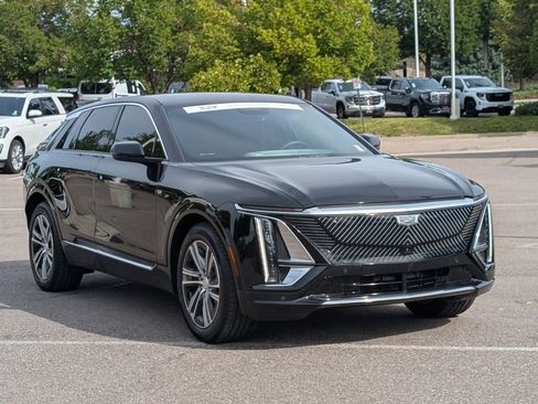 Certified 2024 Cadillac Lyriq Luxury AWD/4WD image 8