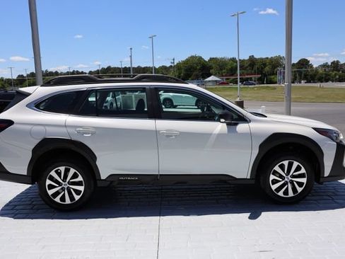Certified 2025 Subaru Outback AWD/4WD image 6