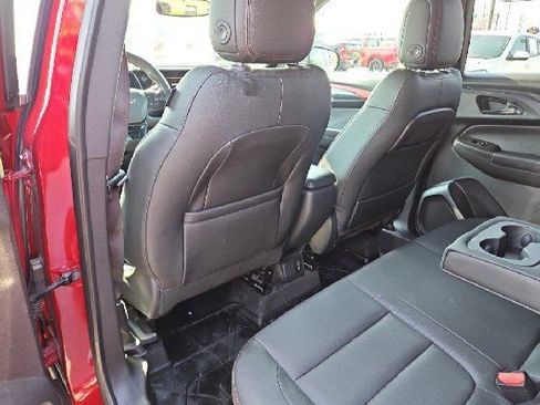 Used 2025 Chevrolet TrailBlazer RS w/ Convenience Package FWD image 17