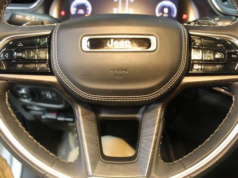 Used 2023 Jeep Grand Cherokee L Overland image 24