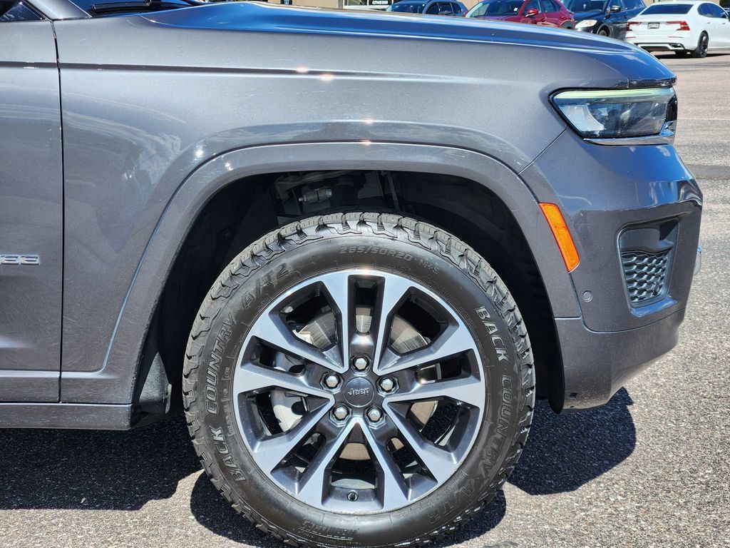 Used 2021 Jeep Grand Cherokee L Overland w/ Luxury Tech Group IV AWD/4WD image 29
