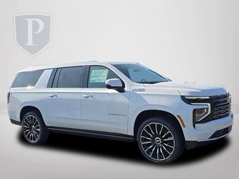 New 2026 Chevrolet Suburban High Country AWD/4WD image 2
