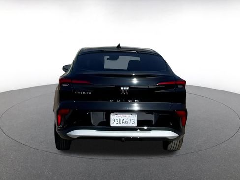 Used 2025 Buick Envista Sport Touring image 16