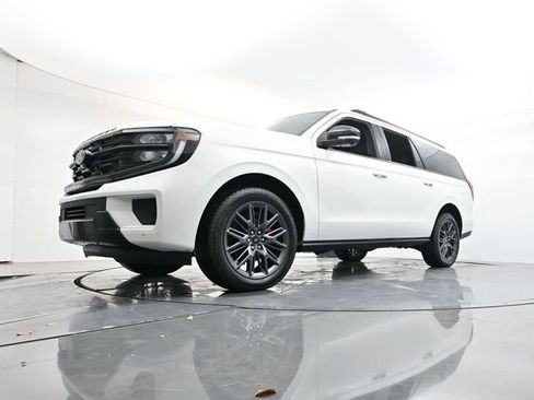 New 2025 Ford Expedition Max Platinum w/ Stealth Performance Package image 31