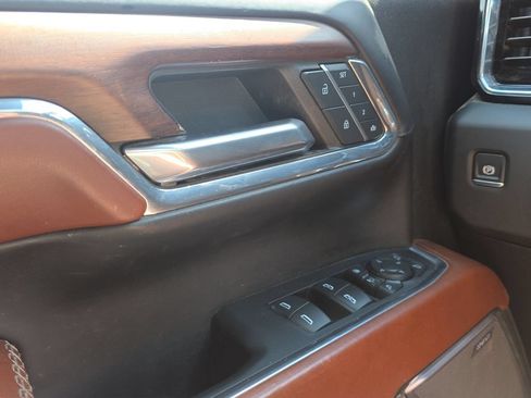 Used 2024 GMC Sierra 2500 Denali Ultimate w/ Max Trailering Package AWD/4WD image 11