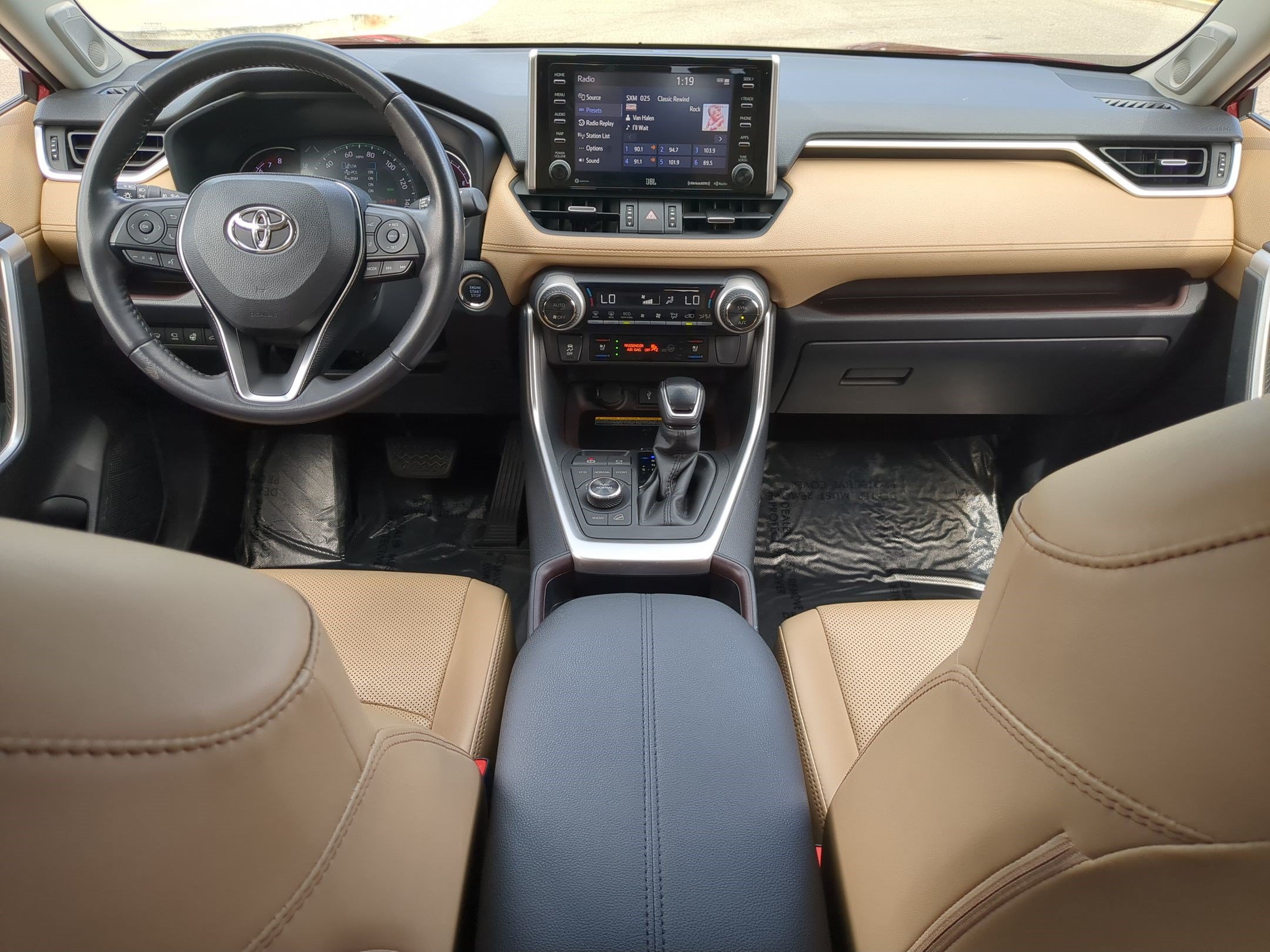Used 2021 Toyota RAV4 Limited AWD/4WD image 28