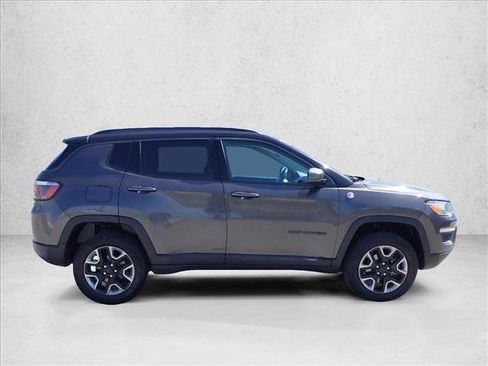 Used 2018 Jeep Compass Trailhawk AWD/4WD image 4