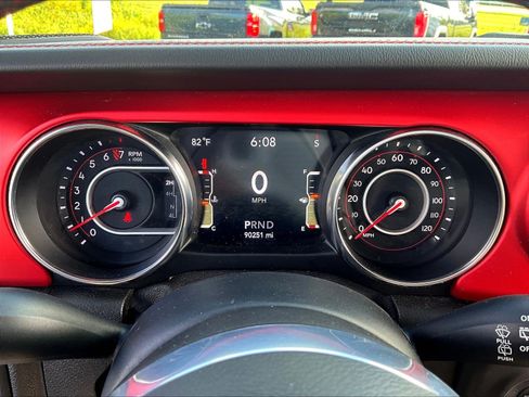 Used 2019 Jeep Wrangler Unlimited Rubicon w/ Steel Bumper Group AWD/4WD image 13