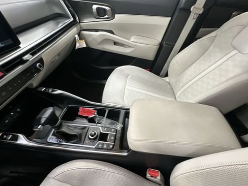 Used 2025 Kia Sorento S AWD/4WD image 22