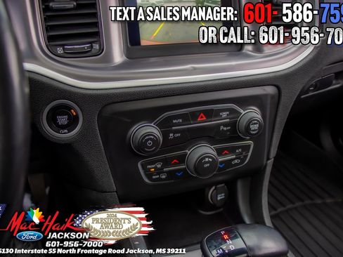 Used 2020 Dodge Charger SXT w/ Blacktop Package image 17