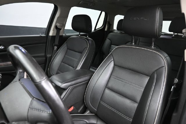Used 2021 GMC Acadia Denali w/ Denali Technology Package AWD/4WD image 11