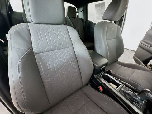 Used 2016 Toyota Tacoma TRD Sport w/ Towing Package image 26