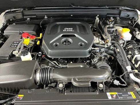 Used 2022 Jeep Wrangler Unlimited Rubicon AWD/4WD image 46